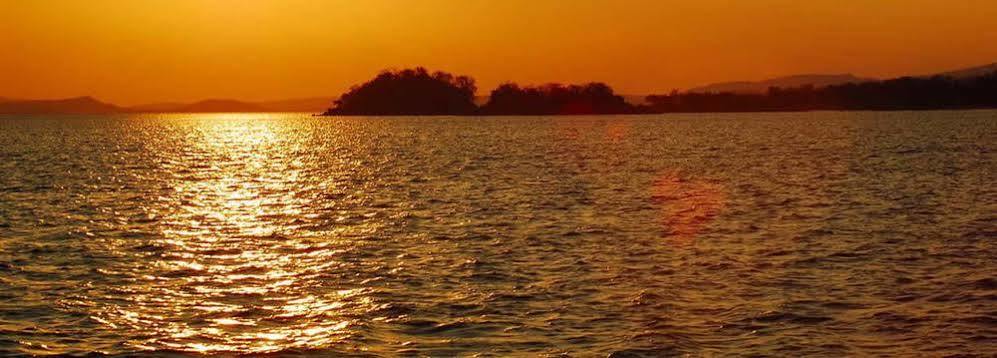 Lake Kariba Inns スィアボンガ エクステリア 写真